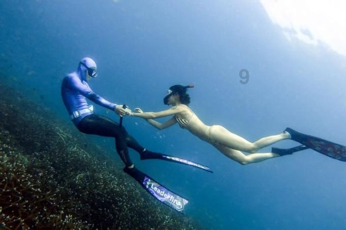 怎么才能让女生主动找自己聊天？游戏画面